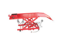 Ventili le attrezzature rosse idrauliche della Tabella di sollevamento con la struttura di sostegno e 360kg alla capacità 675kg